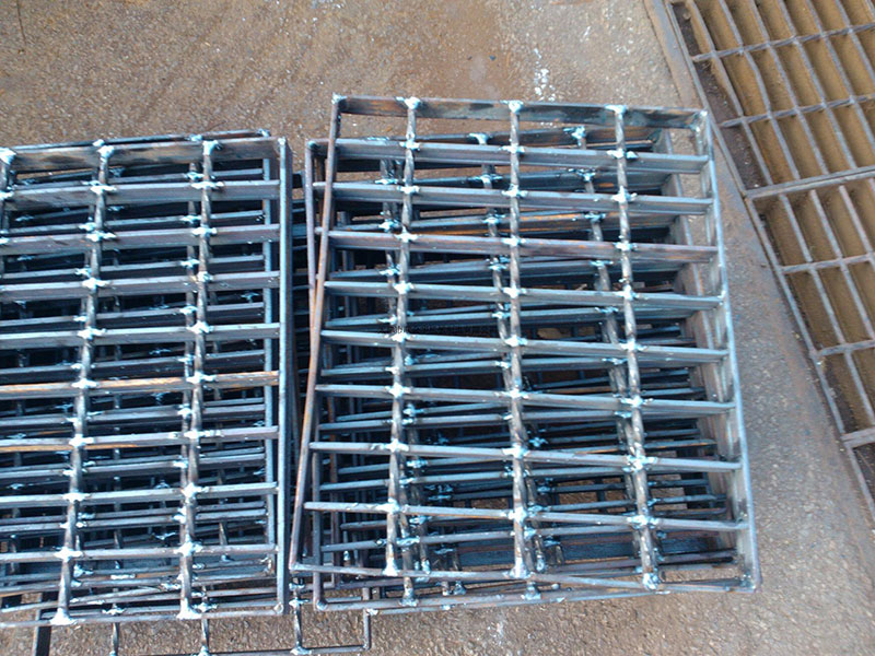 熱鍍鋅格柵板在高溫環(huán)境的應(yīng)用 熱鍍鋅格柵板在高溫環(huán)境的應(yīng)用